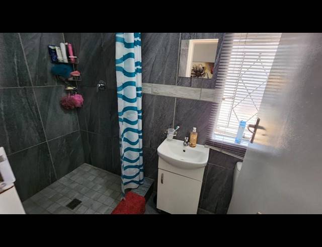 4 BEDROOM HOUSE FOR SALE IN BRACKENHURST